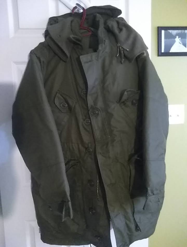 Canadian Military Parka Extreme Cold Weather, complete with hood and liner